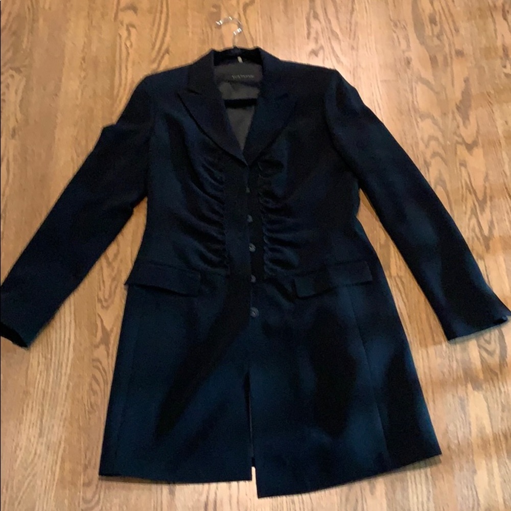 Elie Tahari black long blazer, M